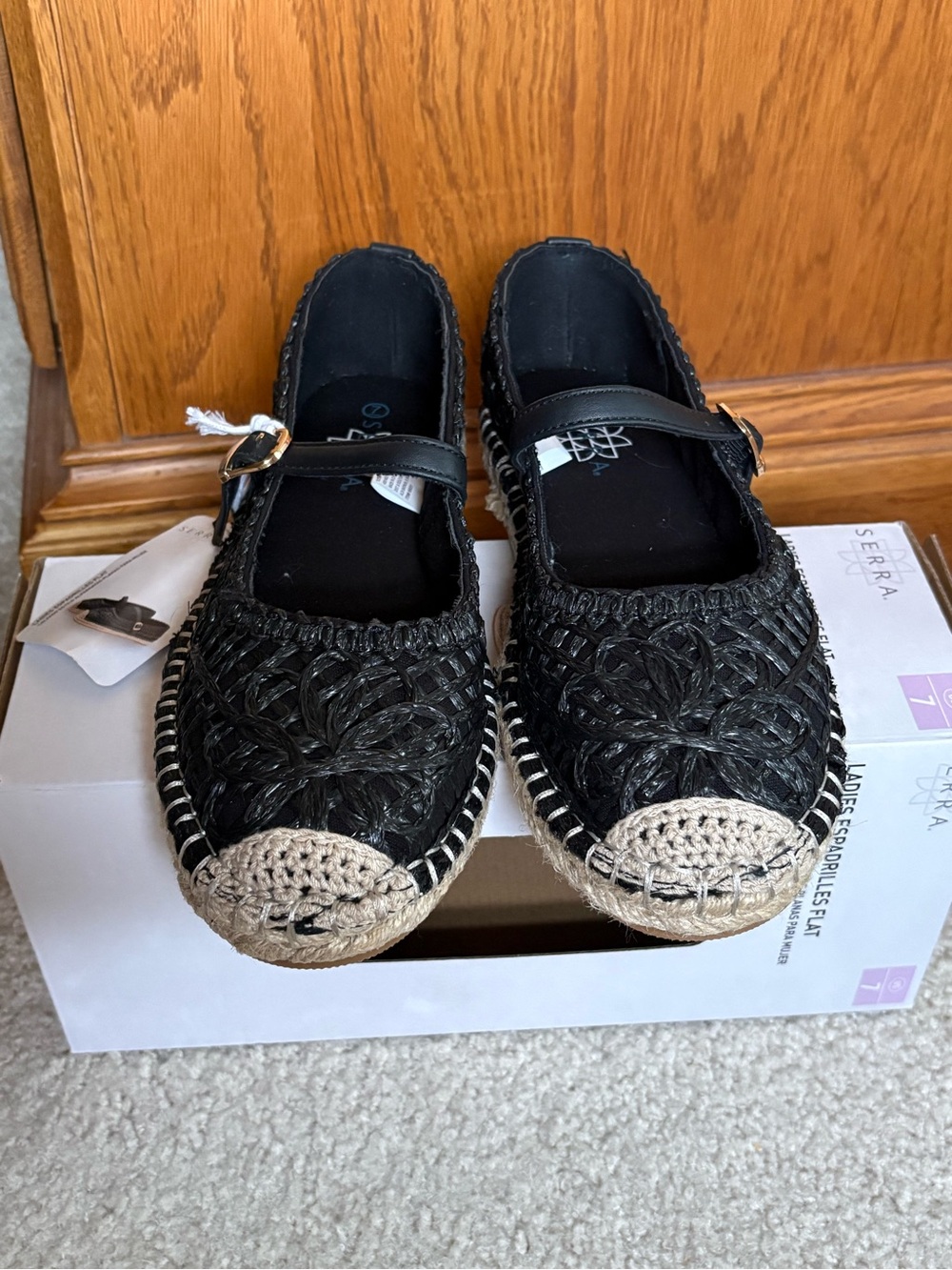 New in Box Serra Women’s Black Espadrille Mary Jane Flats with Natural Toe Sz 7